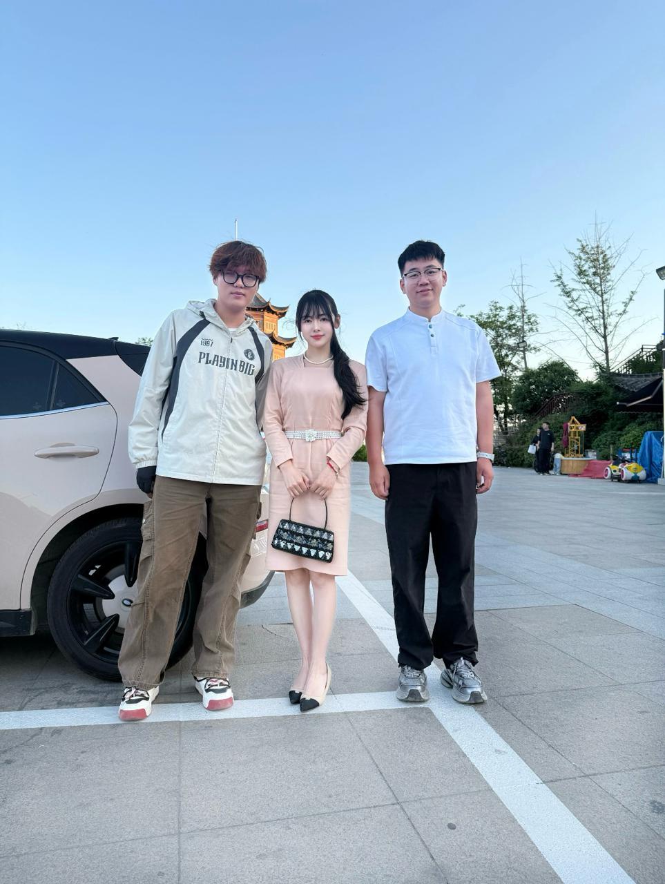 开云APP-安徽一女老师点外卖，发现骑手是曾经的学生：兼职赚钱，肯努力的人，永远都在发光